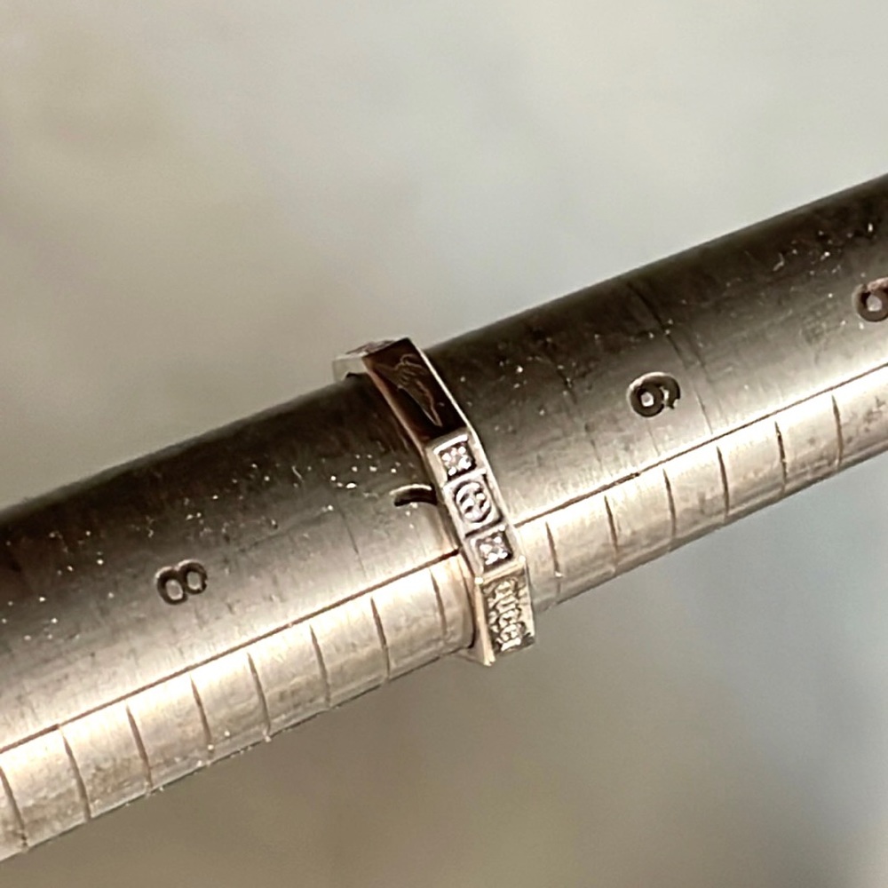 18k GUCCI Diamond Ring - Picture 12 of 15